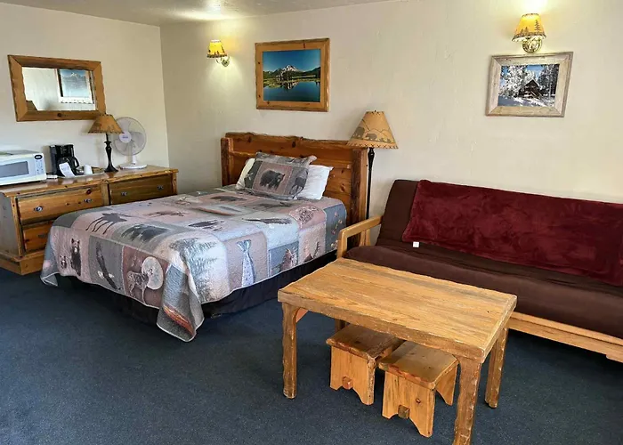 Willamette Pass Inn & Chalets