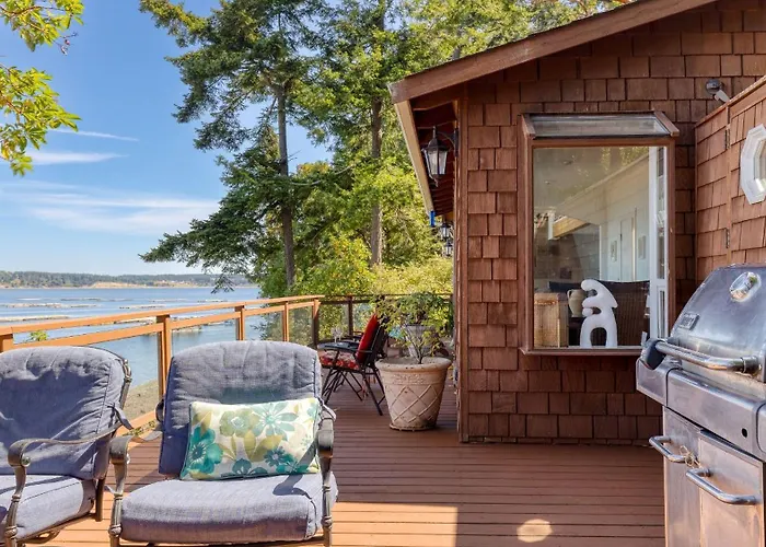 Madrona Beach House By Avantstay
