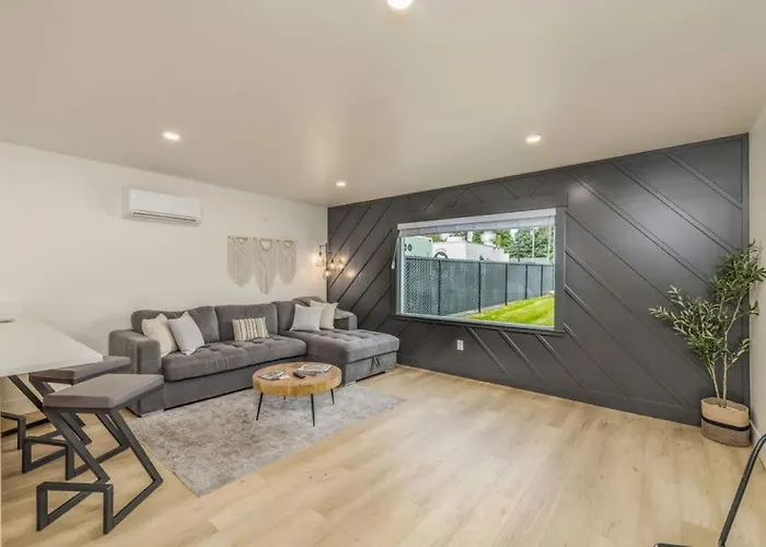 The Flats- Executive Suite-Downtown Cda