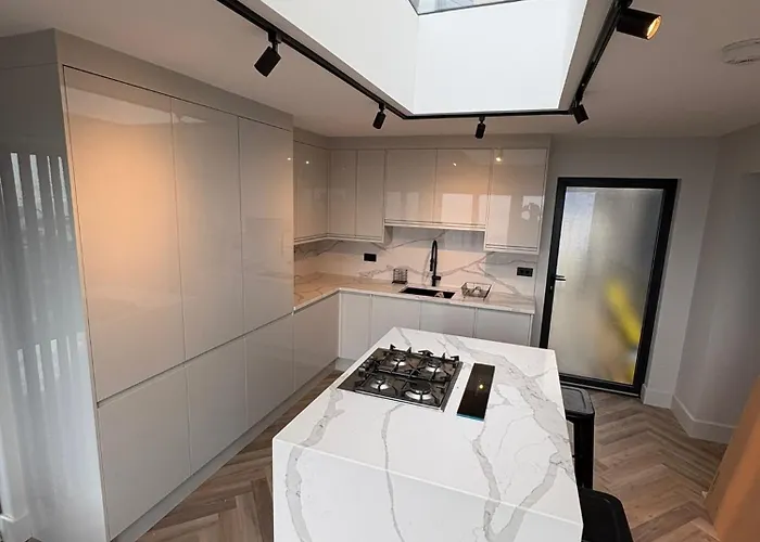 The New 2 Plas Morolwg