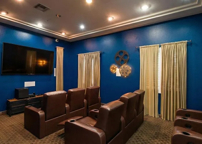 Marina Del Rey Luxe 2-Bedroom & 1-Bedroom - Hot Tub, Pool Table, Grill & Cinema Projector