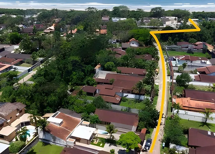 Casa com piscina privativa, 4 minutos da praia