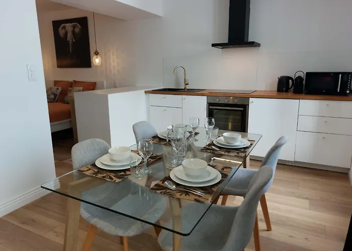 Le Bompard 50 m2 Villa Art Déco Plein centre avec jardin