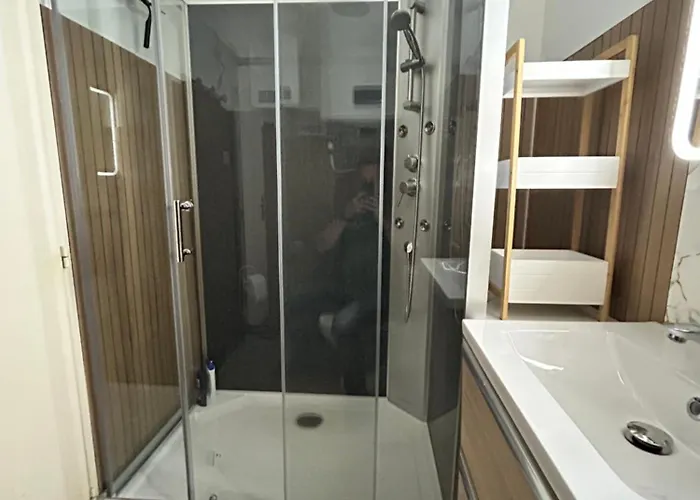Studio climatisé avec jardin et plage à 250m