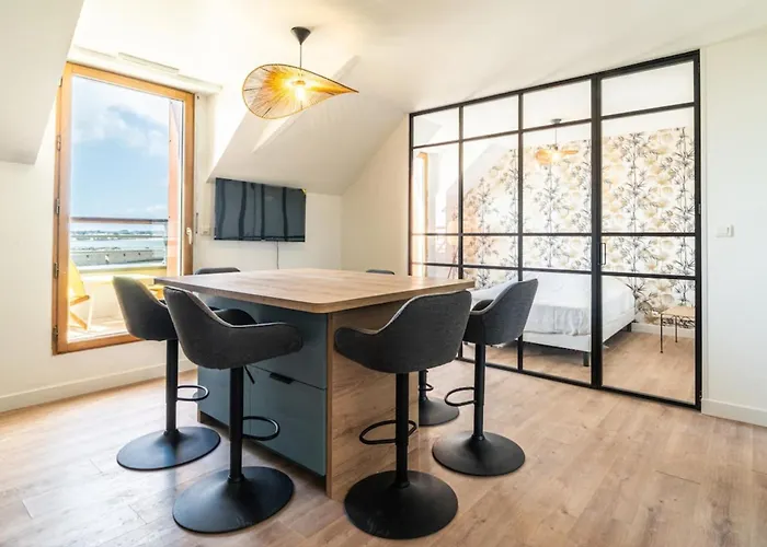 Balcon ensoleillé et confort moderne T3 vue mer
