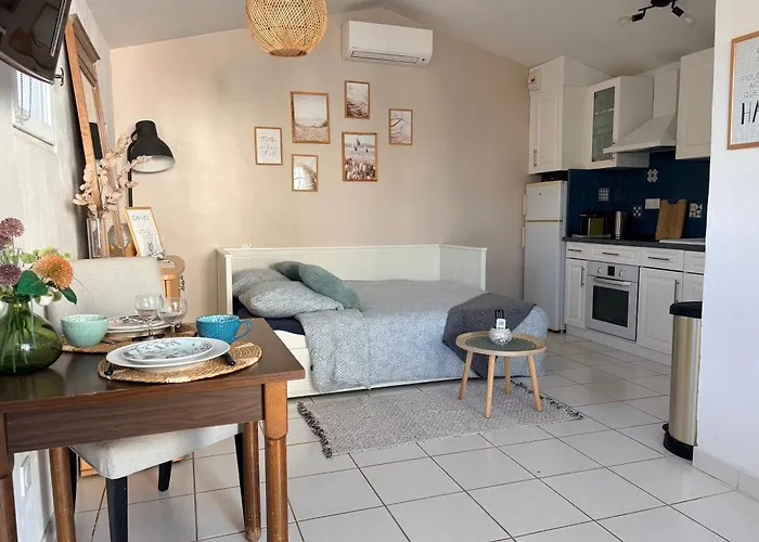 Charmant petit studio à 2 pas du village