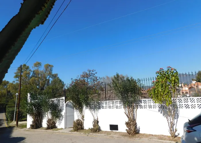 Hotel cerca del colegio: Apartamento con aparcamiento privado en Marbella