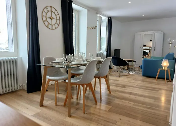 Le Bompard 50 m2 Villa Art Déco Plein centre avec jardin