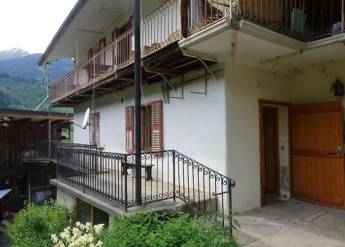 Appart spacieux dans chalet traditionnel avec balcon pour 5 pers. à Arêches-Beaufort - FR-1-342-146