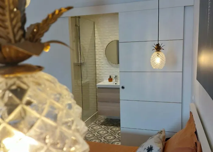 Le Bompard 50 m2 Villa Art Déco Plein centre avec jardin