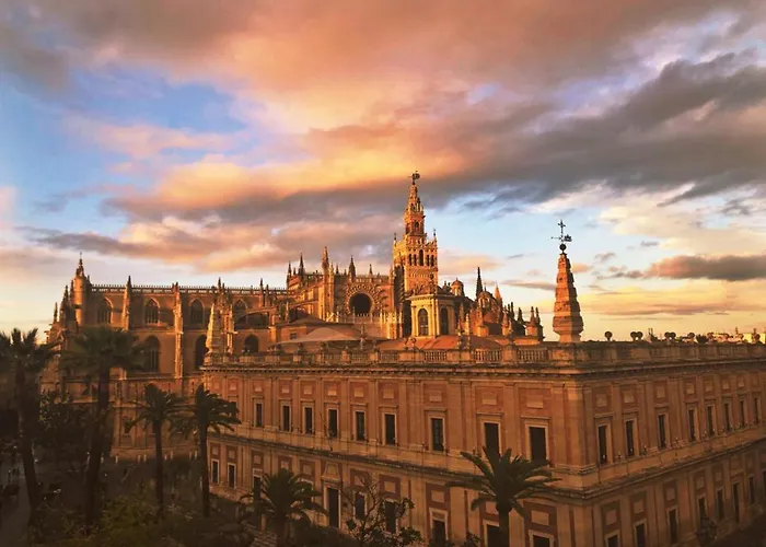 Hotel cerca del colegio: Puerta del Leon
