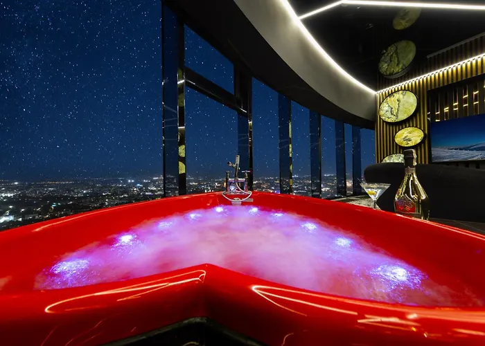 Apartamenty Sky Tower Z Jakuzzi Przy Oknie By Bqqk