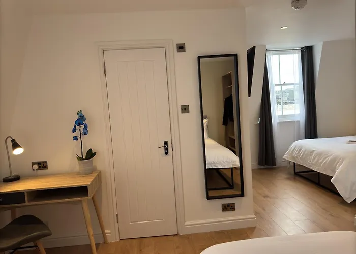 3 star hotels Berjaya Eden Park London