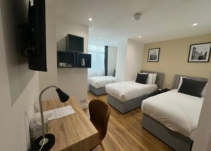 3 star hotels Berjaya Eden Park London