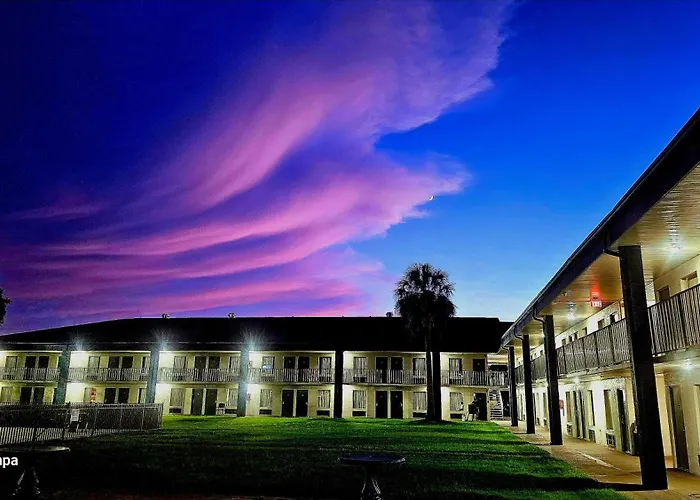 Days Inn By Wyndham Crystal River