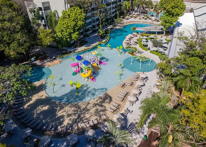 Hotel com tênis: Rafain Palace Hotel & Convention Center