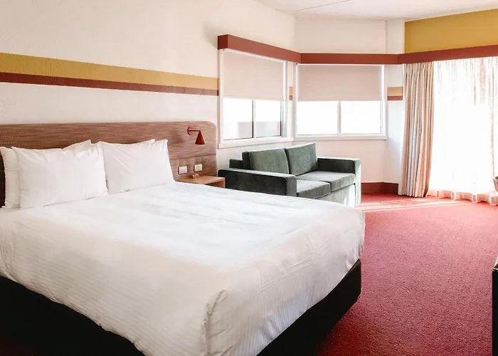 Motel: Statesman Hotel