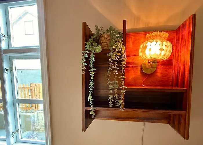 Grettir Guesthouse Downtown Charm