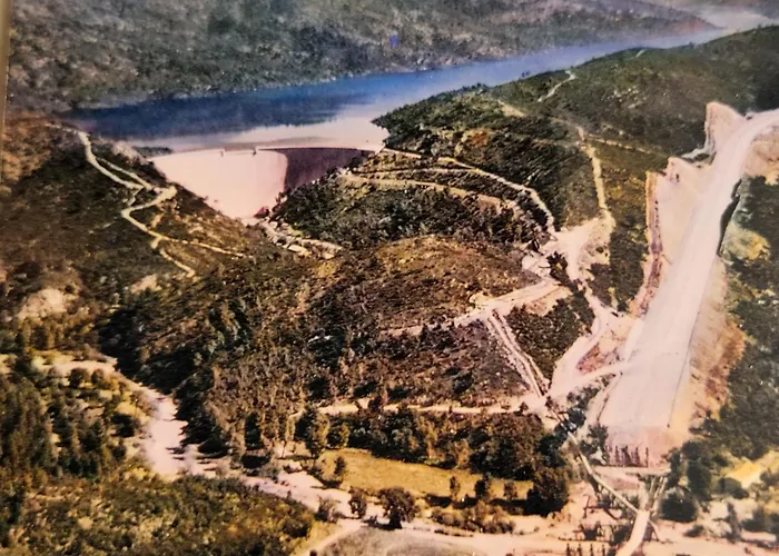 15mn, Cannes, Fréjus, Villa la Soleiade , Gites , type T2, clim, piscine, parking au Lac de Saint-Cassien VAR