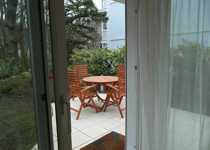 Strandnahe FeWo Mit 2 Schlafzimmern Und Terrasse
