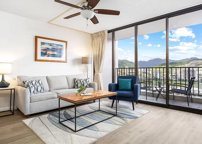 Breezy Condo With Private Lanai, Pool, & Beach Access