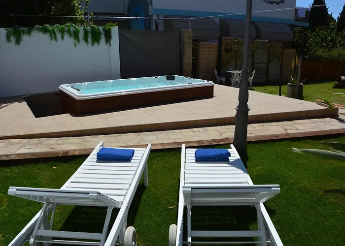 Villa Sitges El Ranch: Beachside Oasis with Pool, Jacuzzi, and Garden