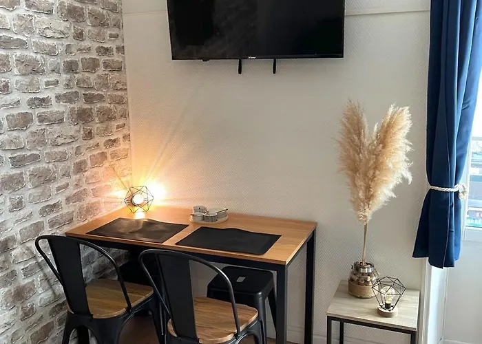 Studio Lumineux - Cœur de Moret - Bord du Loing à pied