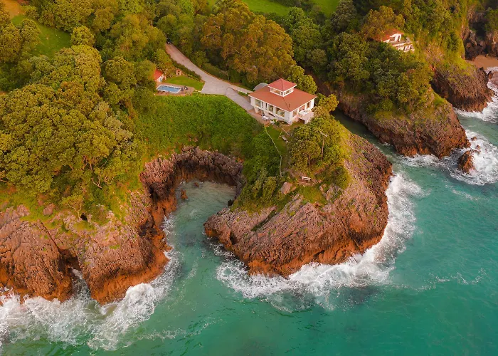 Chalet: Wishome- Villa sobre el mar, piscina privada climatizada