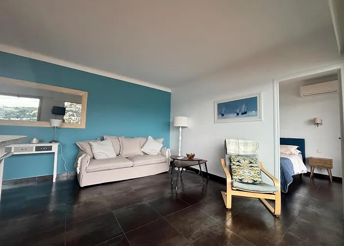 Excellent location - Sea Views