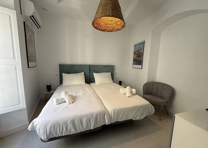 Casa de huéspedes: Casa Cristóbal Colón habitaciones con vistas a Semana Santa y Fiestas