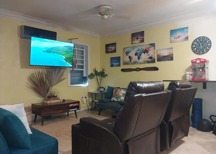 Private Guest House 2 Bedrooms & 2 Baths Near Grace Bay Beach & Long Bay Beach.