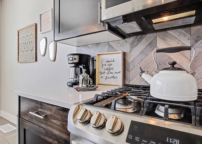 Elegant & Private 3Bd 2Ba Retreat Near The Village At Meridian