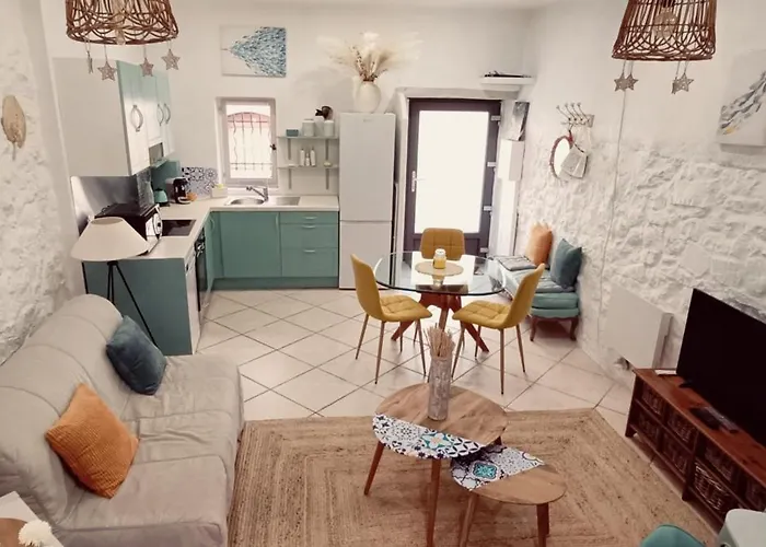 Cosy Flat In The Heart Of Valbonne Village