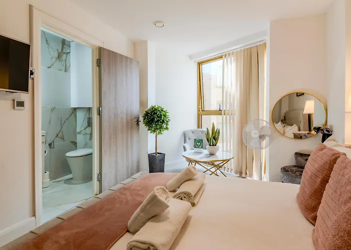 Guest house: Luxe London Retreat
