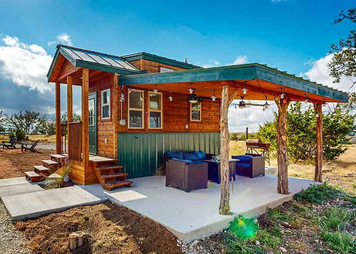 Modern Tiny House In Hill Country W/ Covered Patio