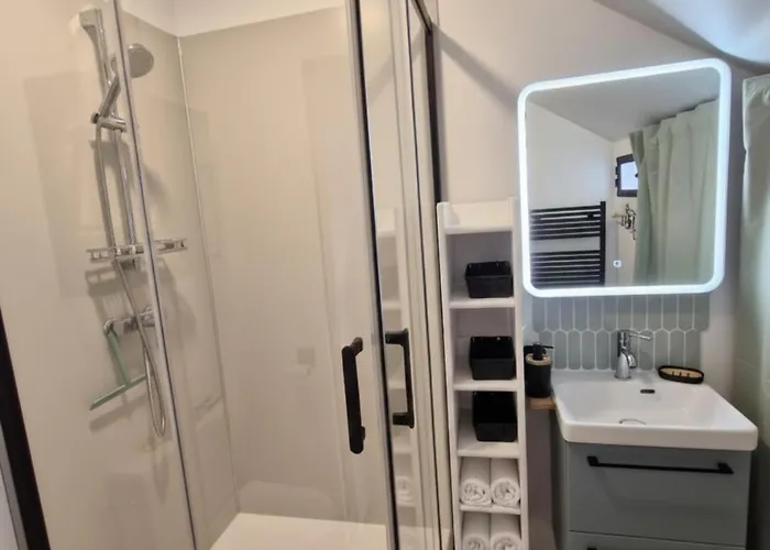 Loft Moderne et Rénové - Idéal Pros&Familles - 1 à 4 pers - Wifi - 5 min de la Gare