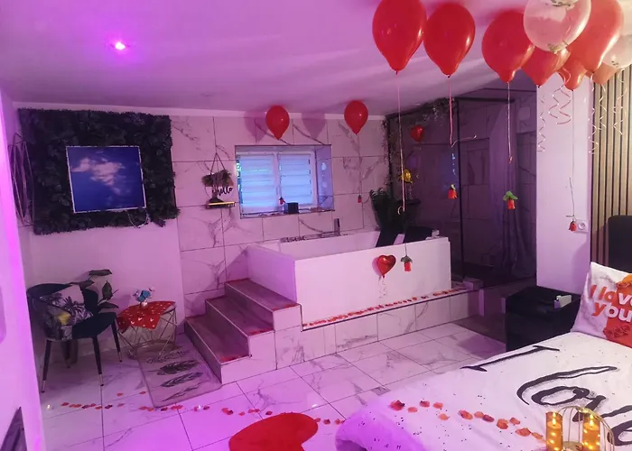 Escale secrète Montargis Jacuzzi Appart Climatisé Parking gratuit