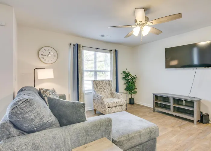 9 Mi To Shawn Afb! Family Townhome Near Dining
