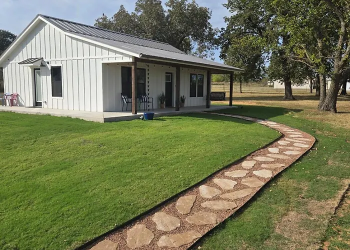 New Lux Cottage By Lake, King Bed, Full Kit, Wi-Fi
