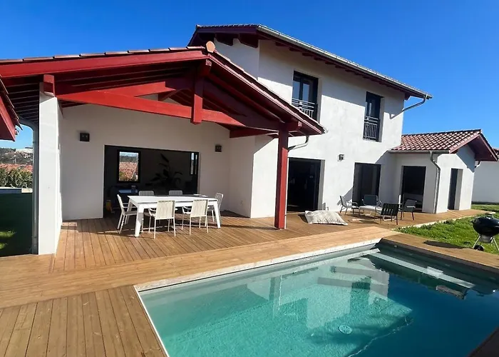 Villa Lumineuse Piscine Chauffée Près De Biarritz