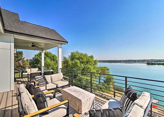 Lakefront Moses Lake Home With Dock And Game Room