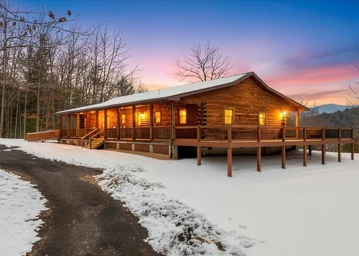 Modern Mountain Cabin, Hot Tub, Hot Springs, Va