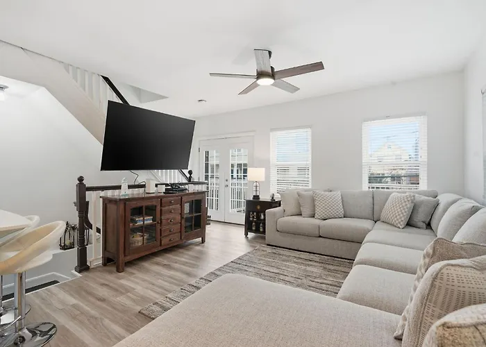 Sea Bright Gem Steps To Beach And Parking Home