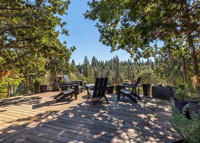 Happenstance Vineyards King Rooms