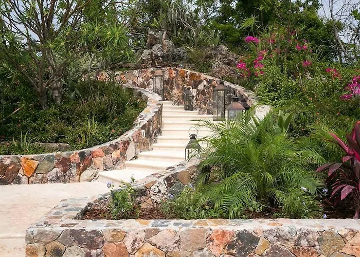 Maria Bluff Main House Villa- Modern Renovations Private Pool Ocean Front Views And Pool Table
