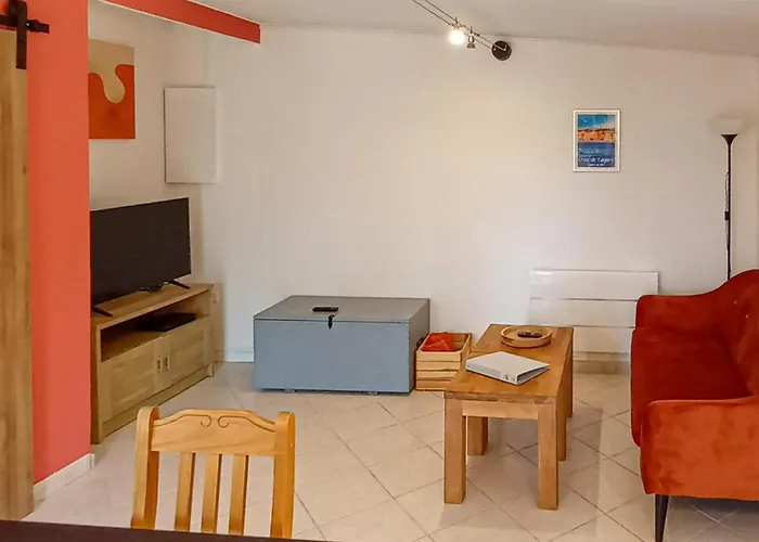 Gorgeous Home In Besse Sur Issole With Wifi