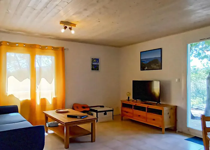 Awesome Home In Besse Sur Issole With Wifi