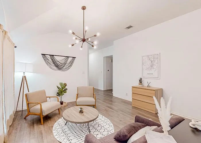 Beautiful Dog-Friendly Home With Fireplace, Large Yard, Hammock, W/D, And Ac