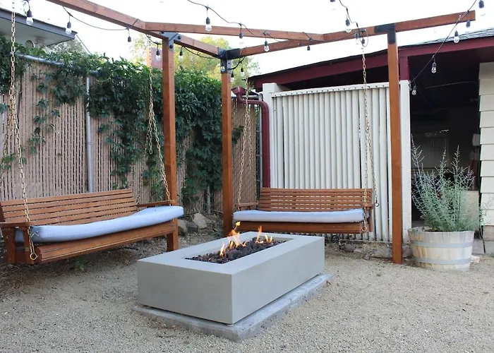 The Nest With Firepit & Backyard Oasis