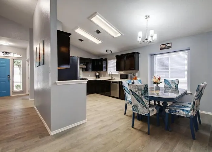 Modern 4 Bedroom Home In Cedar Park